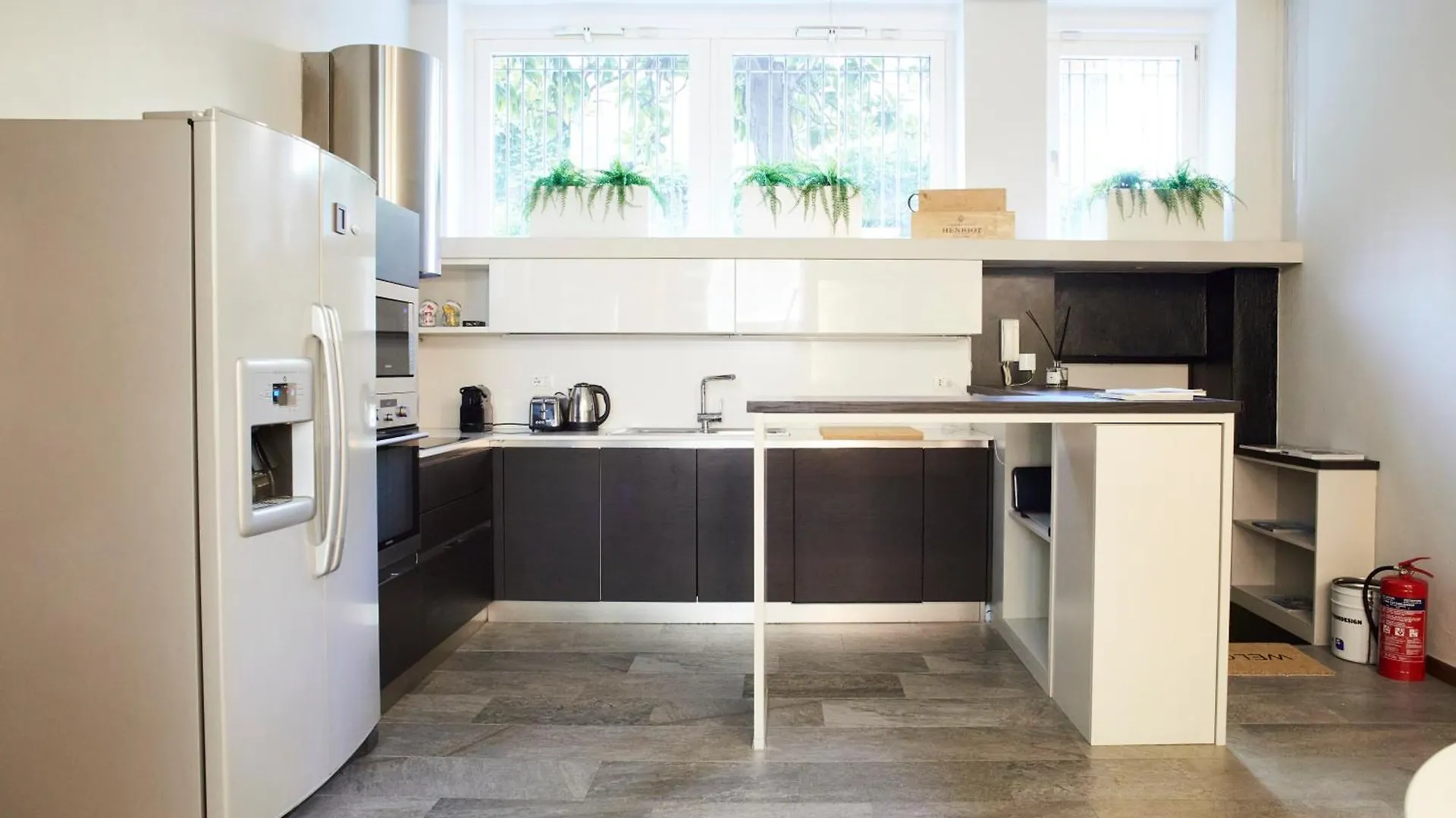 Luxury Apartment - Zona Bocconi Milaan