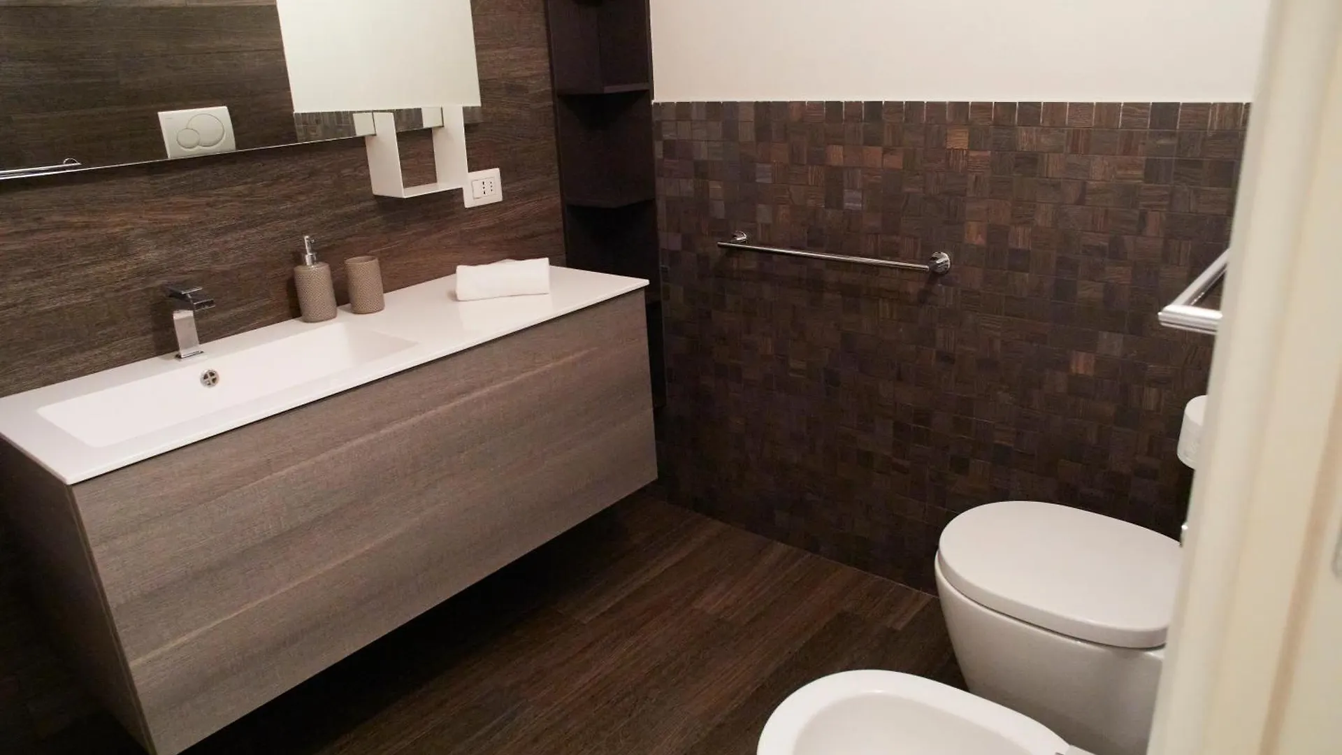 Luxury Apartment - Zona Bocconi Milan