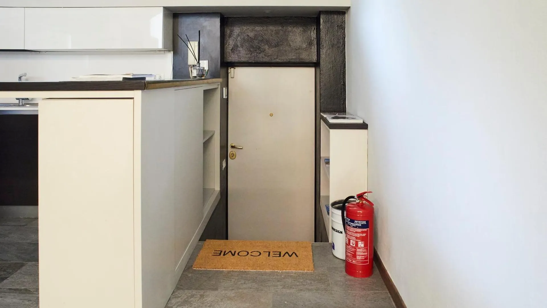 Luxury Apartment - Zona Bocconi Milan